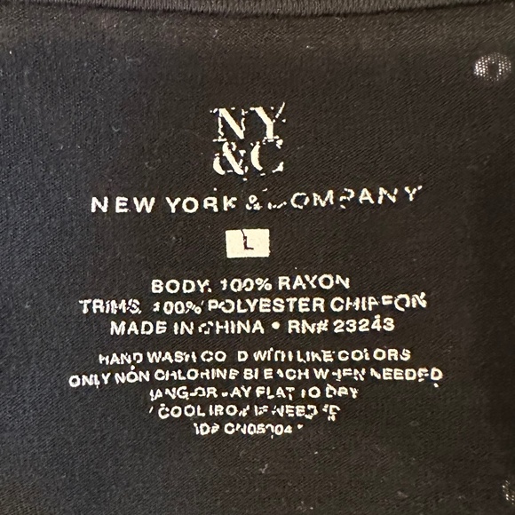 🌸💥💥NEW WITH TAG -NY&CO Sequin Blouse - NWT🌸💥💥 - Picture 2 of 8